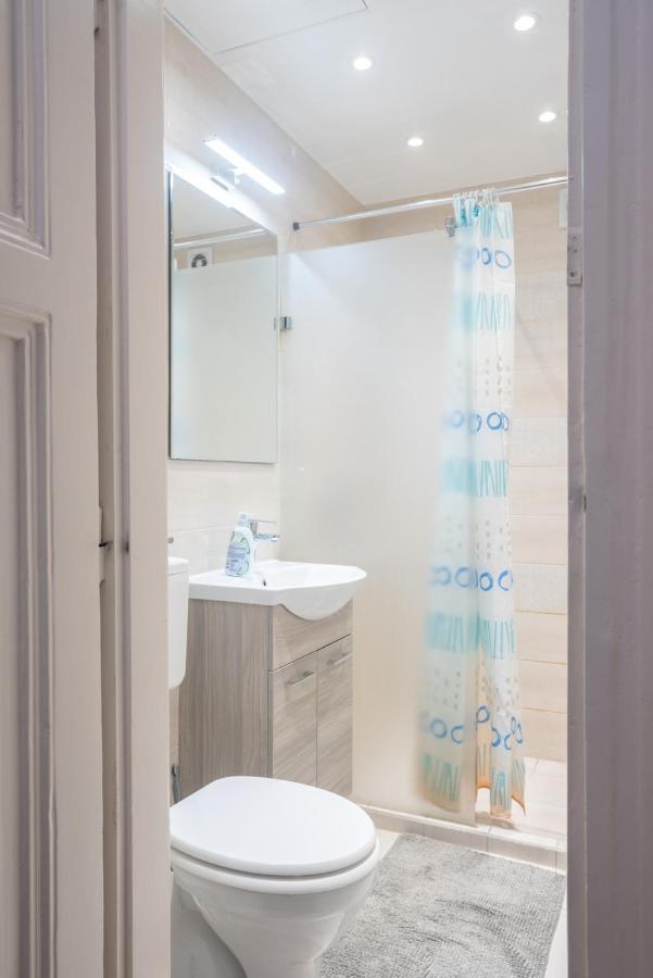 Cozy & Quiet Apartment Near Kiraly Street Free Parking, Ac, Perfect For 4 Guests! Budapest Exterior photo