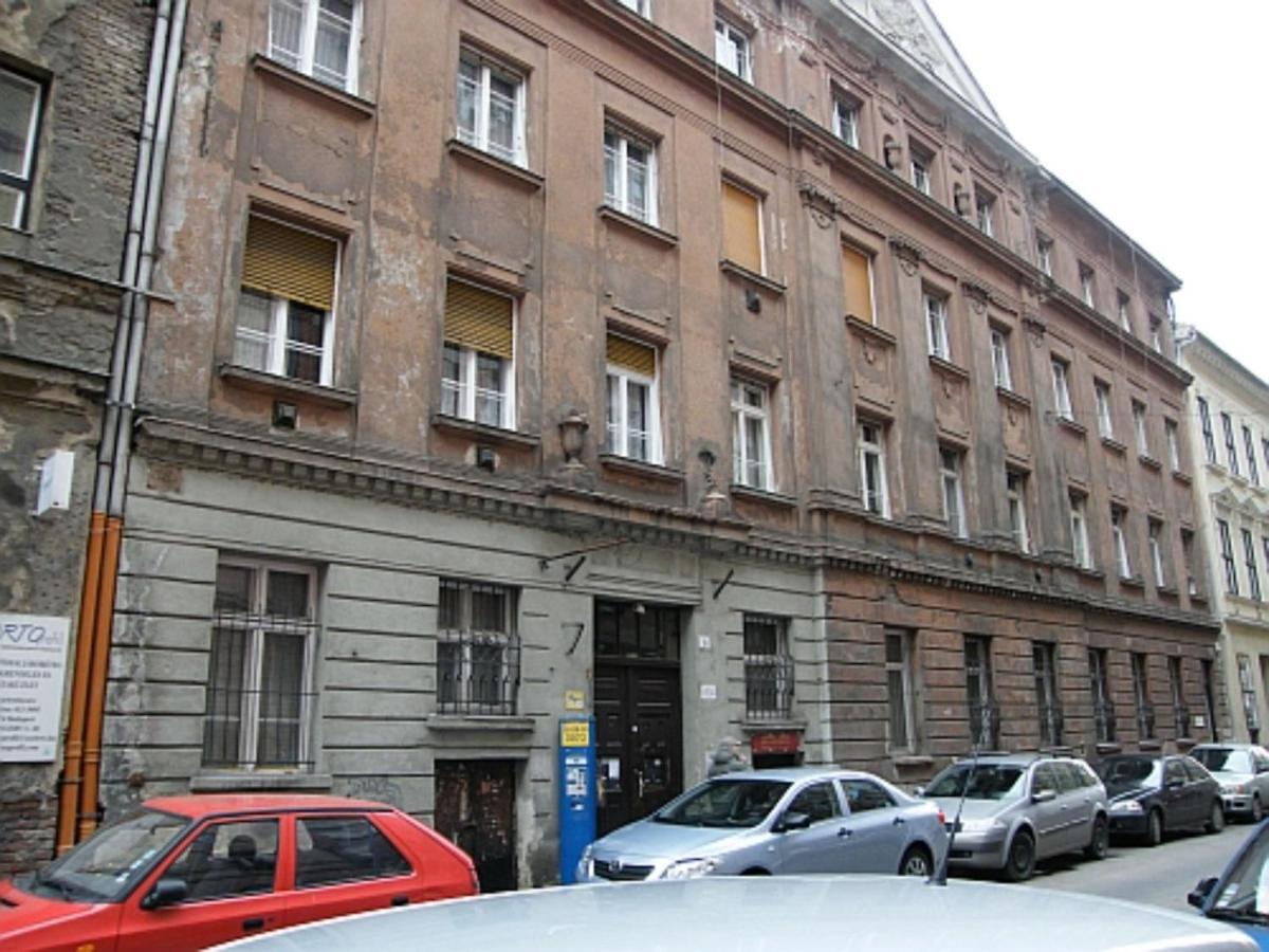 Cozy & Quiet Apartment Near Kiraly Street Free Parking, Ac, Perfect For 4 Guests! Budapest Exterior photo
